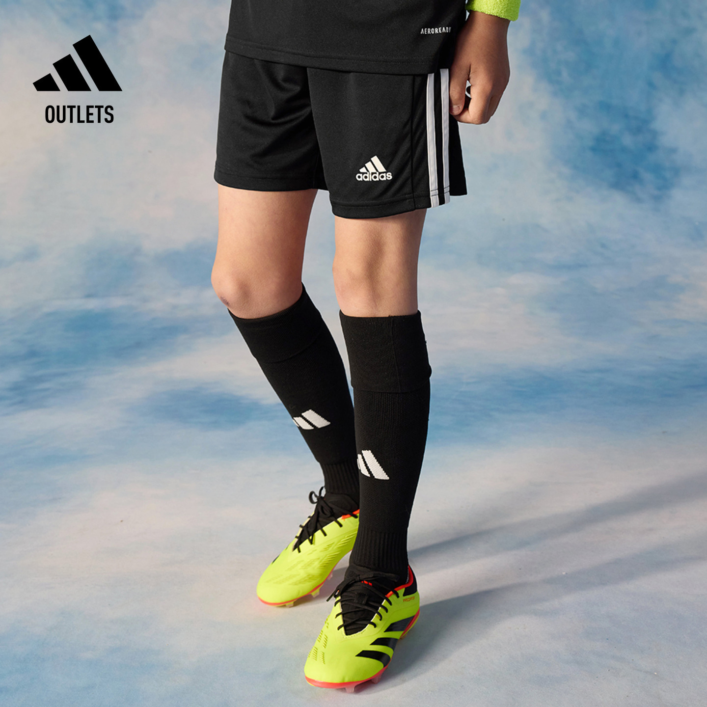 阿迪达斯男大童速干足球短裤