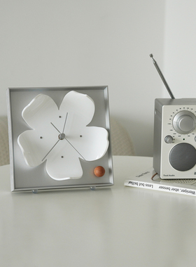 虚室杂陈新款原创可爱时尚金属花朵座钟挂钟中古北欧简约客厅桌面