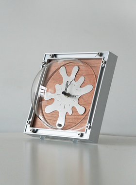 虚室杂陈新款原创创意中古现代网红时尚客厅钟表桌面静音摆件饰品