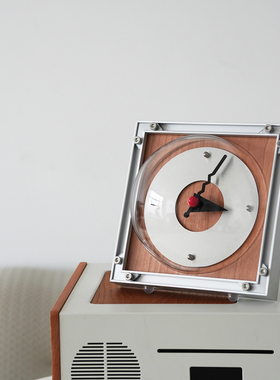 虚室杂陈新款原创中古包豪斯钟表复古高级感静音客厅时钟桌面摆件