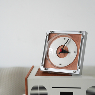 虚室杂陈新款 原创中古包豪斯钟表复古高级感静音客厅时钟桌面摆件