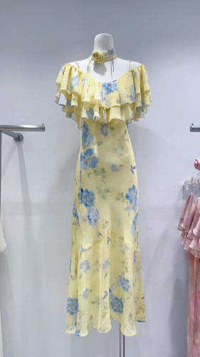 夏季度假风荷叶边一字肩真丝连衣裙女法式茶歇收腰显瘦吊带长裙子