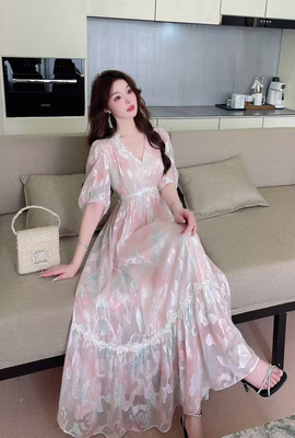 法式蕾丝拼接立体刺绣真丝碎花连衣裙女2025新款收腰显瘦蛋糕长裙