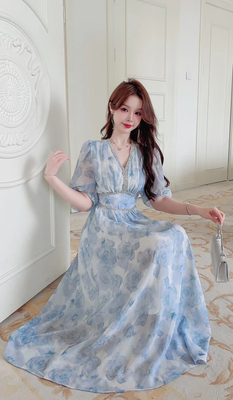 气质名媛重工水钻真丝收腰显瘦连衣裙女2025夏季新款度假大摆长裙