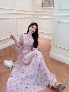 重工刺绣v领真丝碎花连衣裙女2025新款 夏季 温柔风甜美雪纺长裙子