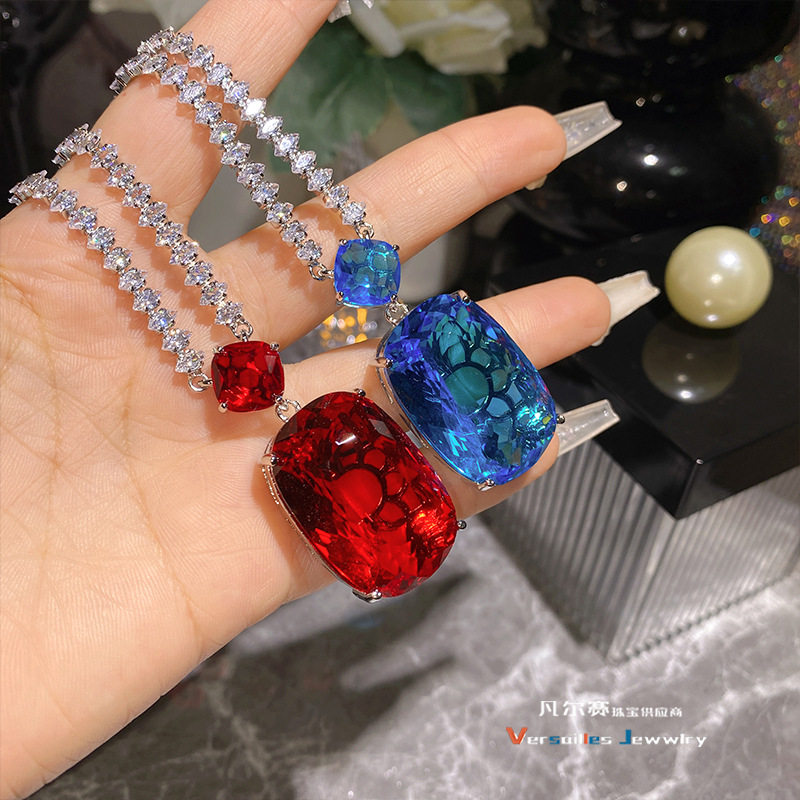 富婆的快乐重工彩宝大克拉项链女