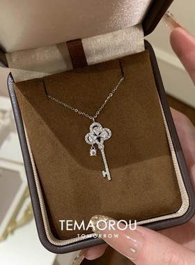 皇冠钥匙吊坠锁骨链轻奢高级感百搭银饰春夏新品项链
