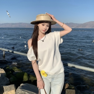 3MER哦哦三妹 高智感斜肩T恤女2026春夏新款韩系百搭露肩短袖上衣