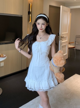 3MER哦哦三妹 法式初恋白色小飞袖连衣裙