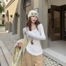 3MER哦哦三妹白色纯欲大领口T恤女秋冬内搭修身打底衫长袖u领上衣