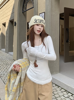 3MER哦哦三妹白色纯欲大领口T恤女秋冬内搭修身打底衫长袖u领上衣