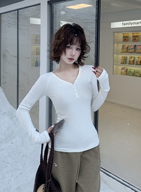 3MER哦哦三妹白色亨利领内搭打底衫女秋冬纯欲V领磨毛长袖T恤上衣