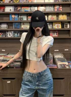 021ope 辣妹风美式超短露腰白色T恤百搭纯色正肩纯欲显瘦上衣