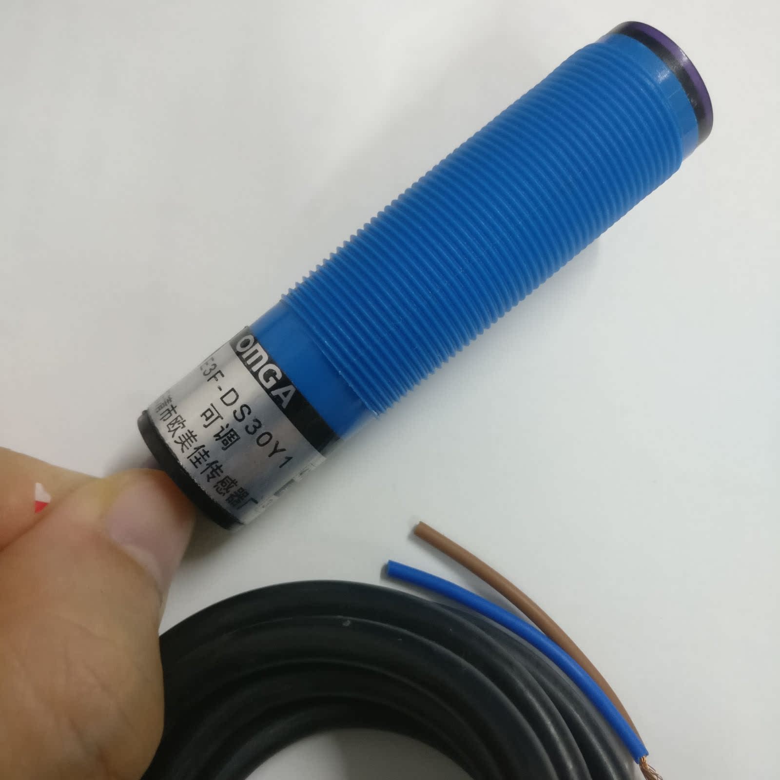 欧美佳omga 红外线光电开关传感器 e3f-ds30y1 交流二线常开