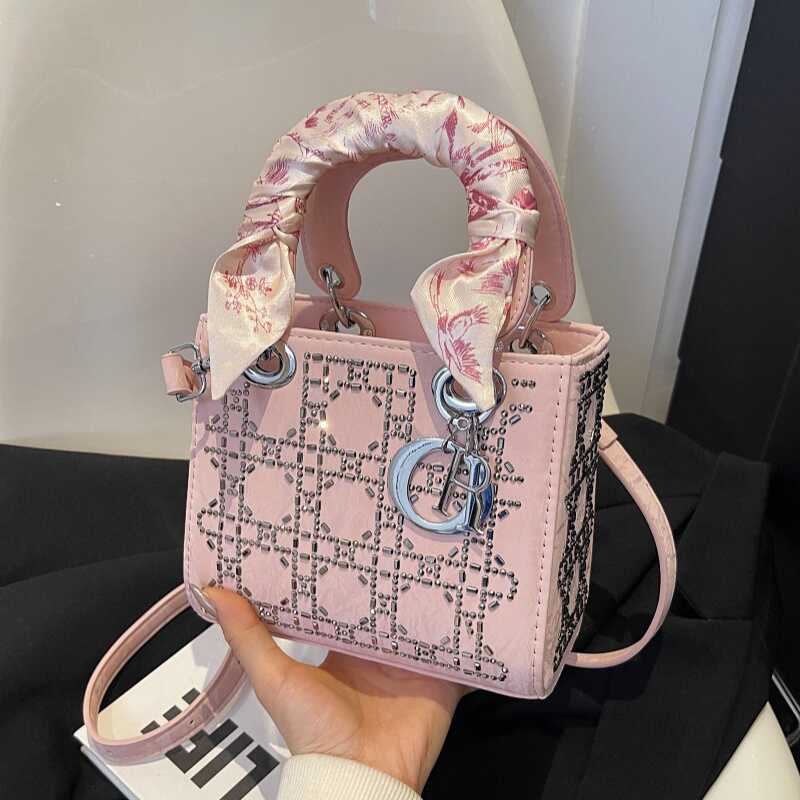 新款水钻菱格时尚戴妃包闪闪包