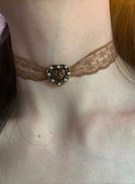 咖色蕾丝颈带中古choker颈链女复古珍珠爱心吊坠锁骨链日常百搭