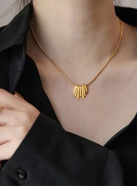 扇形项链女夏锁骨链2023年新款轻奢小众设计简约高级感钛钢配饰