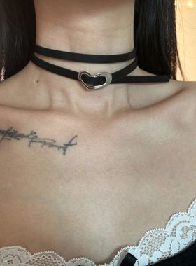 一款多戴长款皮革choker黑色复古项圈爱心多层锁骨链甜酷