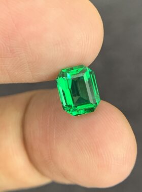 1.85克拉天然沃顿绿祖母绿 无油品质vb评级净度超干净 吉尔德证书