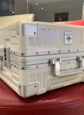 pc行李箱万向轮日本旅行箱26寸拉杆箱学生户外皮箱时尚密码箱出国