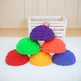 幼儿园榴莲球菠萝球儿童过河石宝宝触觉石半圆平衡球感统训练器材