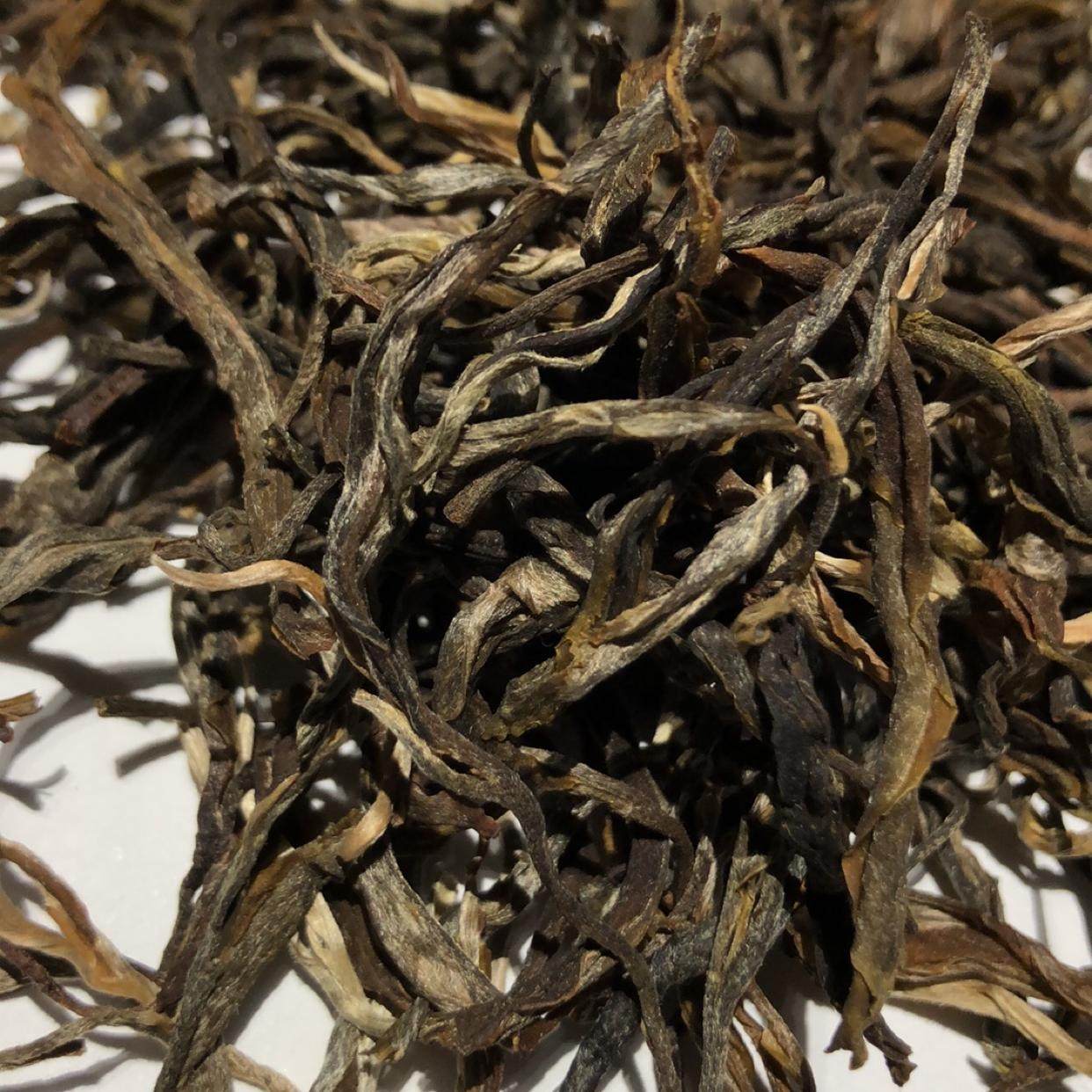 老班章古树春茶 100克价格霸气浓烈喝得人醉晕晕 厉害了 真货