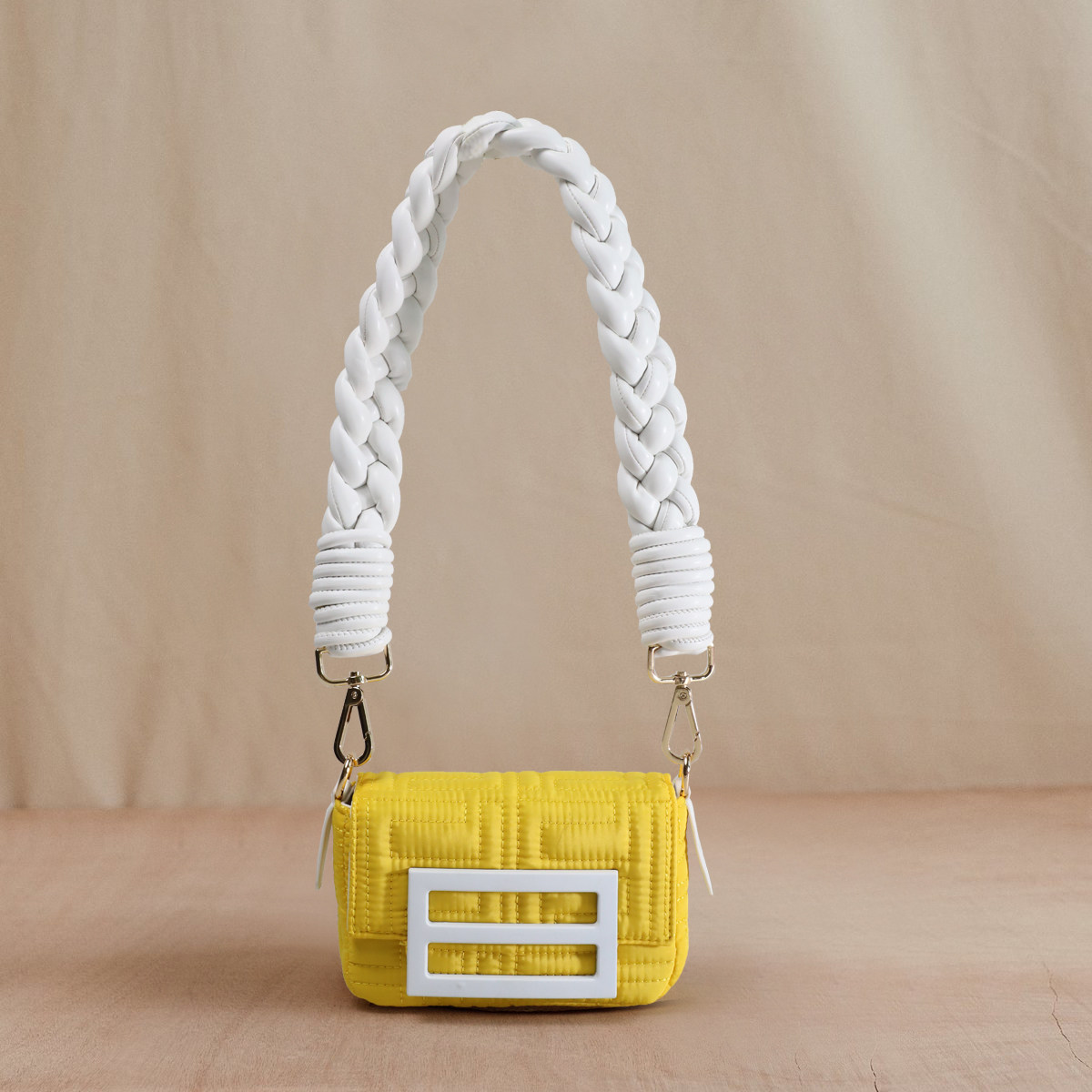 网红小包包斜挎包夏天小众设计2022新款个性大编织肩带迷你链条包