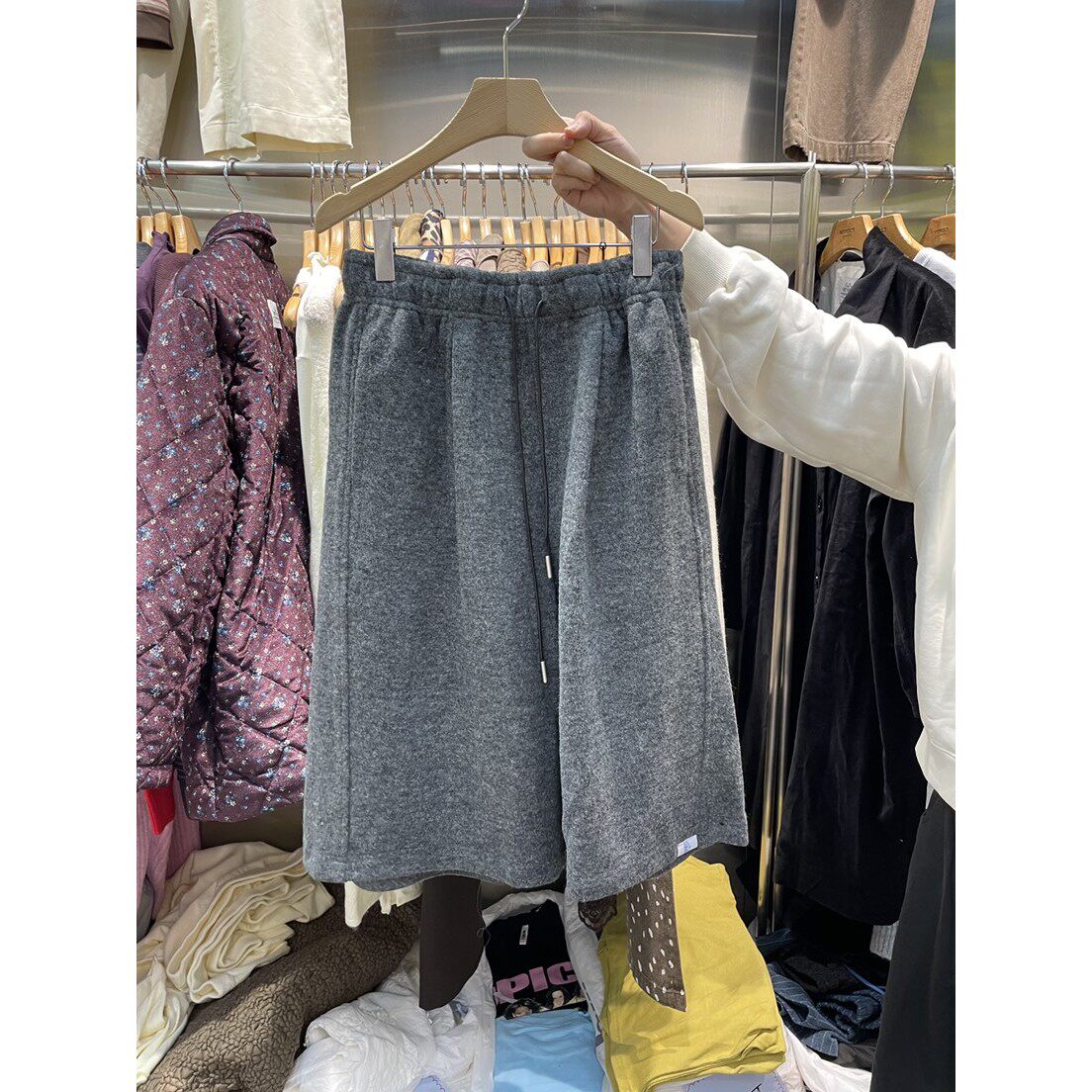 八1213韩国东大门运动短裤区4536327炸街正品时装休闲风格直邮