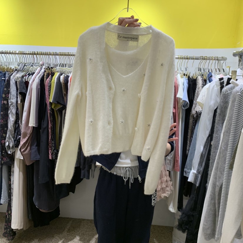 八1126韩国东大门套装区4503920大气韩版百搭可爱时尚冬季简洁