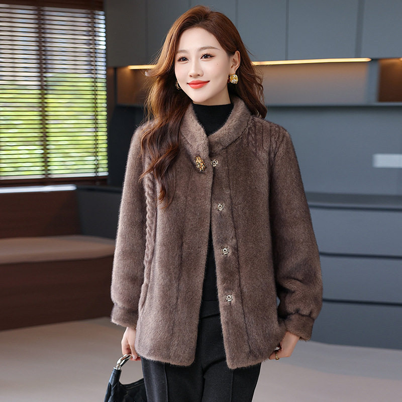 恒源祥妈妈秋冬装水貂绒外套洋气皮毛一体中老年人女装短款皮草毛,女装/女士精品,中老年女装,淘宝优惠券,粉丝福利购,淘宝优惠卷