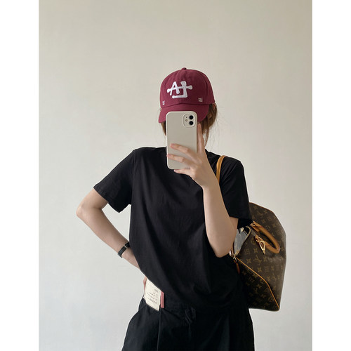 小版型正肩宽松圆领短袖T恤女