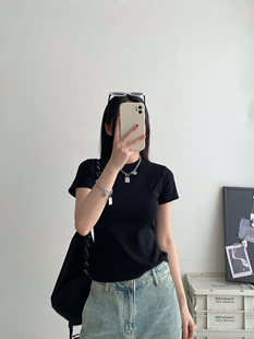 sun柚 t恤女小众正肩打底衫 圆领修身 设计感独特别致上衣服夏 短袖