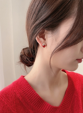 红色耳环2026新款爆款耳钉女高级感轻奢气质银针耳饰时尚小众独特