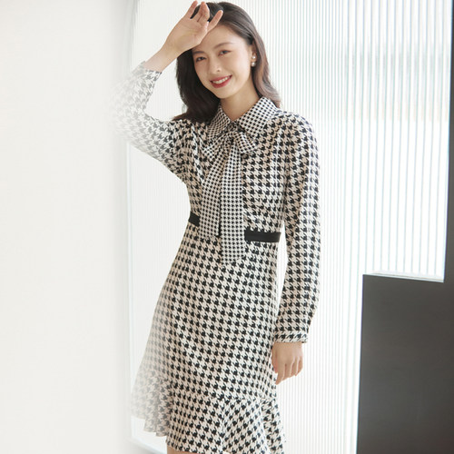 连衣裙女修身百搭蝴蝶领结收腰