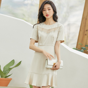 中长款 气质简约圆领短袖 收腰连衣裙1A25745 新款 风迪品牌折扣夏季