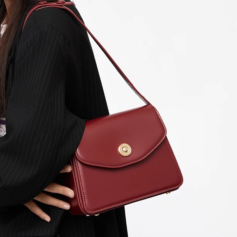 红色小包包女2024新款红色结婚新娘高级感小众百搭单肩斜挎小方包