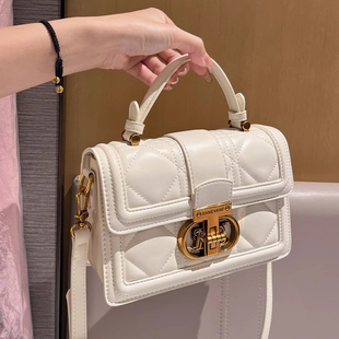 2025新款时尚爆款女包高级感菱格手提小方包小c众百搭单肩斜挎包k