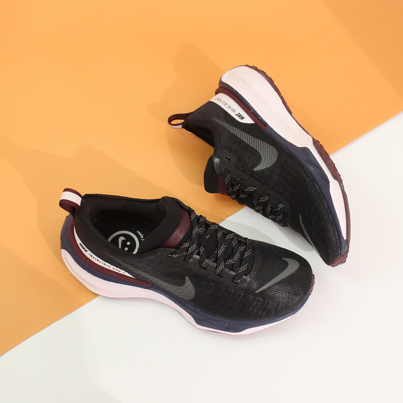 NIKE耐克女鞋ZOOMX INVINCIBLE RUN FK 3减震透气跑步鞋DR2660