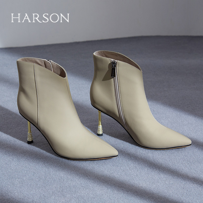 哈森春秋季新款商场同款欧美尖头水钻时装女短靴 HA227105