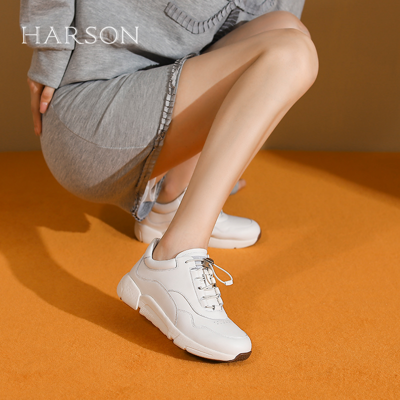 哈森女鞋子秋季新款运动休闲鞋厚底增高纯色小白鞋HCA246105