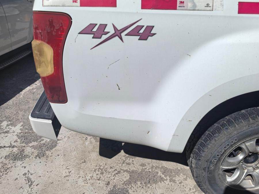 1月6日伊犁车牌号为新FB6S80江西五十铃牌轻型栏板货车一辆（不包含车牌号）网络拍卖公告