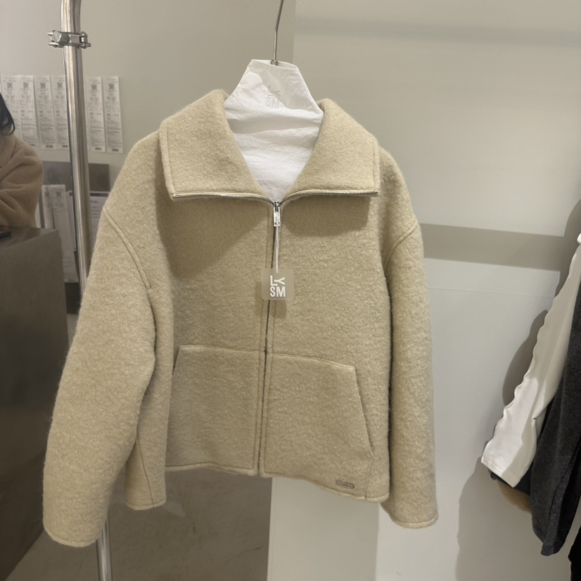 八1109韩国东大门运动瑜伽外套短款大衣区4483203正品浪漫冬款