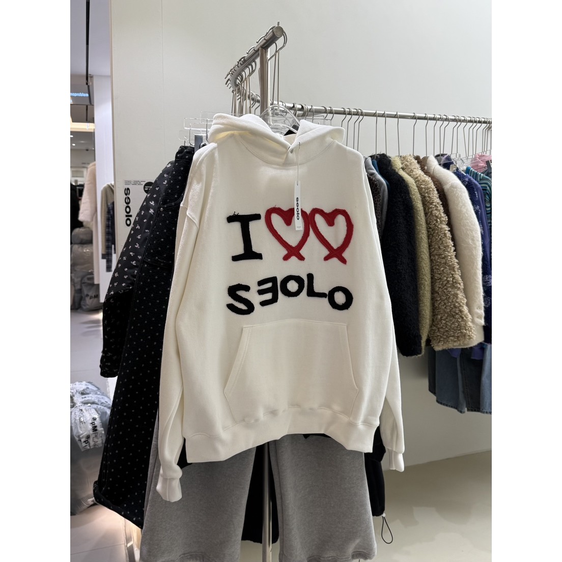 八1210韩国东大门运动户外卫衣区4531729流行冬季简约正品档口