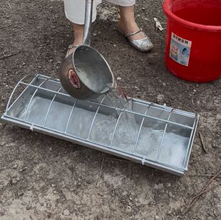 定制不锈钢鸡食槽长方形饲料盒子长条水盆喂鸭鹅饲料槽加厚喂食盆