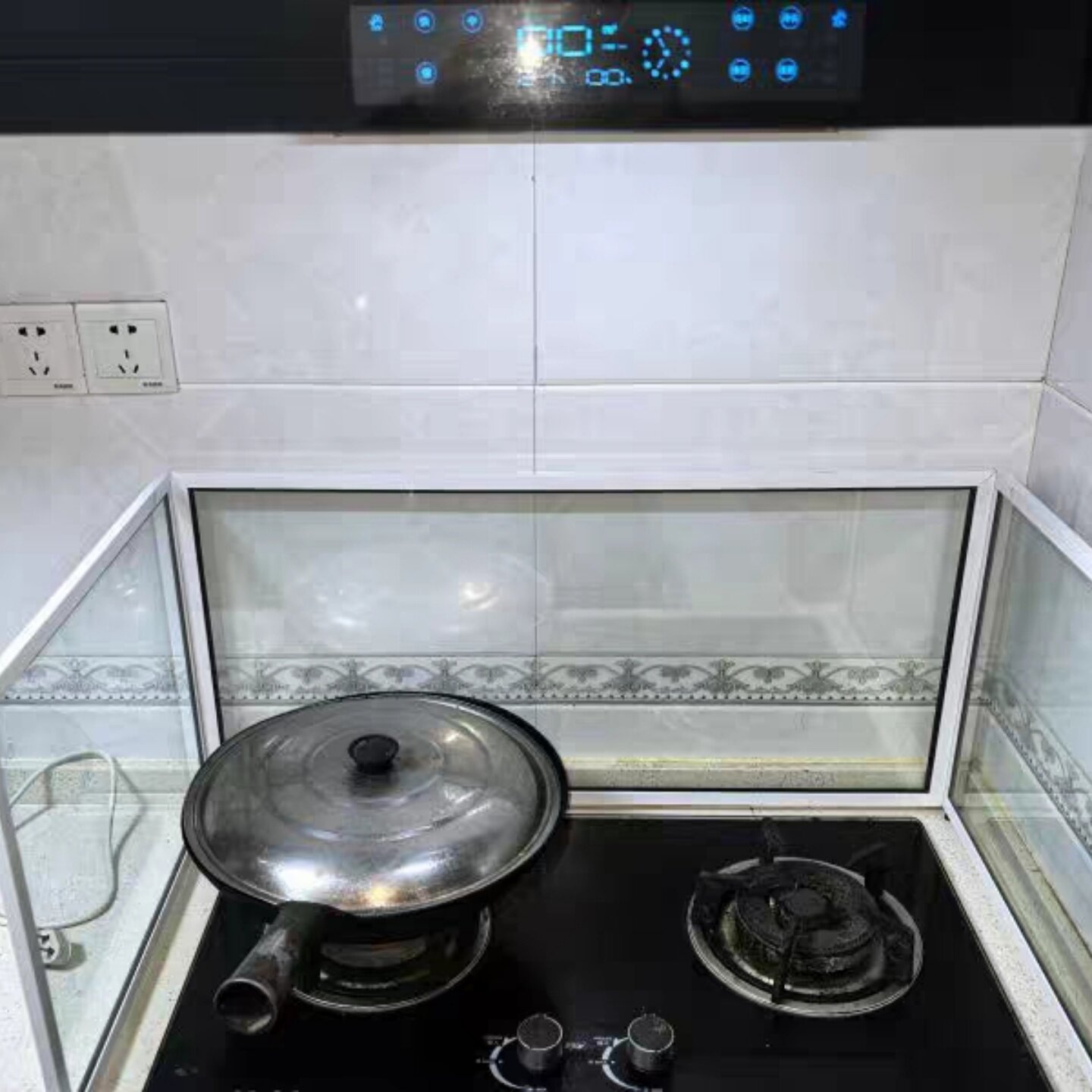 煤气灶炒菜防溅防油玻璃挡板挡油