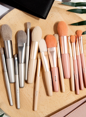 日本XIAC全套刷化妆刷软毛高光鼻影刷眼影腮红晕染马卡龙刷子便携