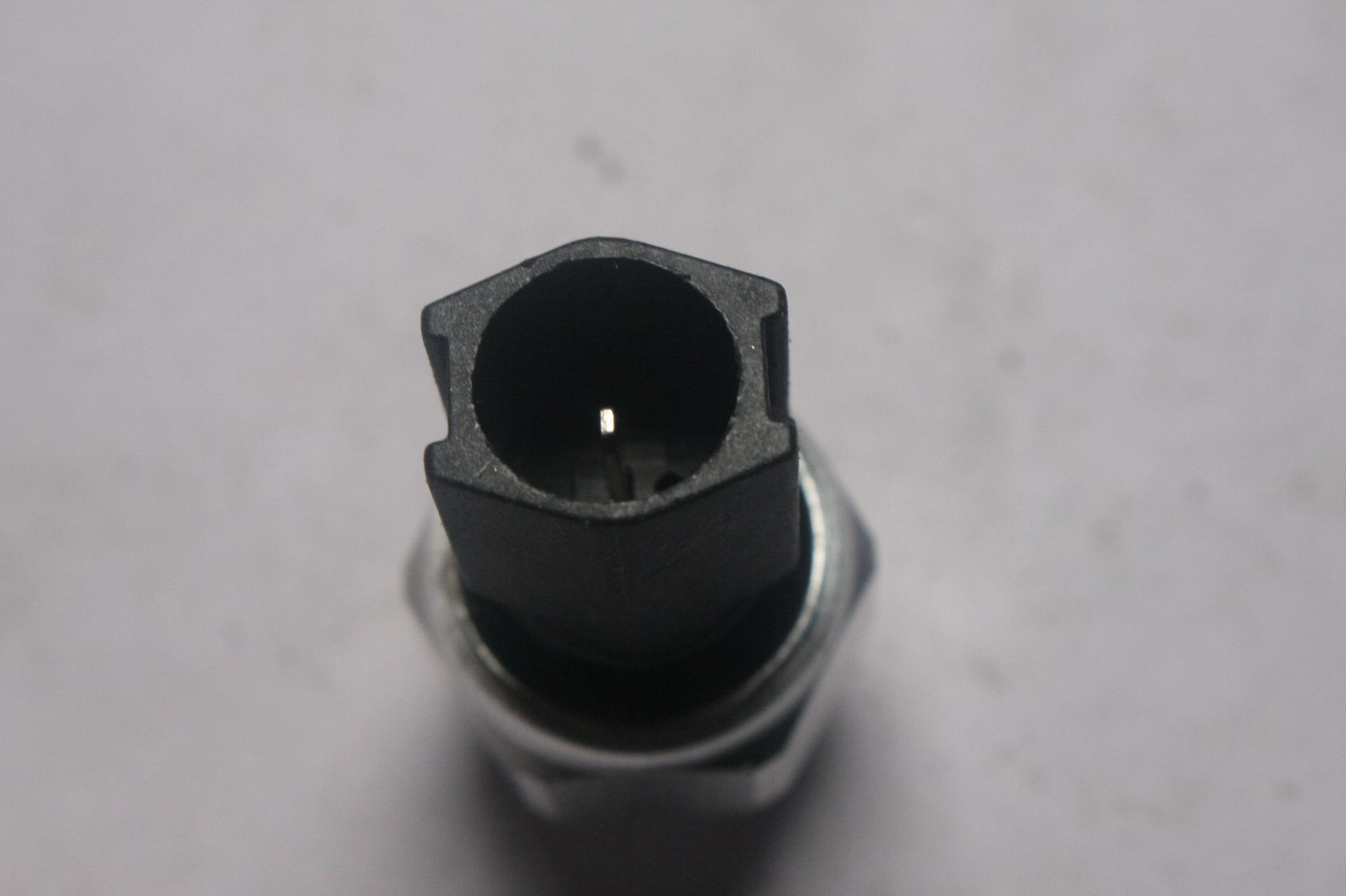 FNE2-21-2J1A适用于马自达M6/M3 XC/M6开关(机油压力)波箱