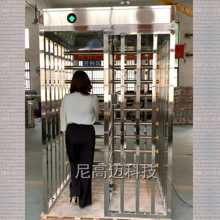 全高十字滚闸门禁机人脸防尾随