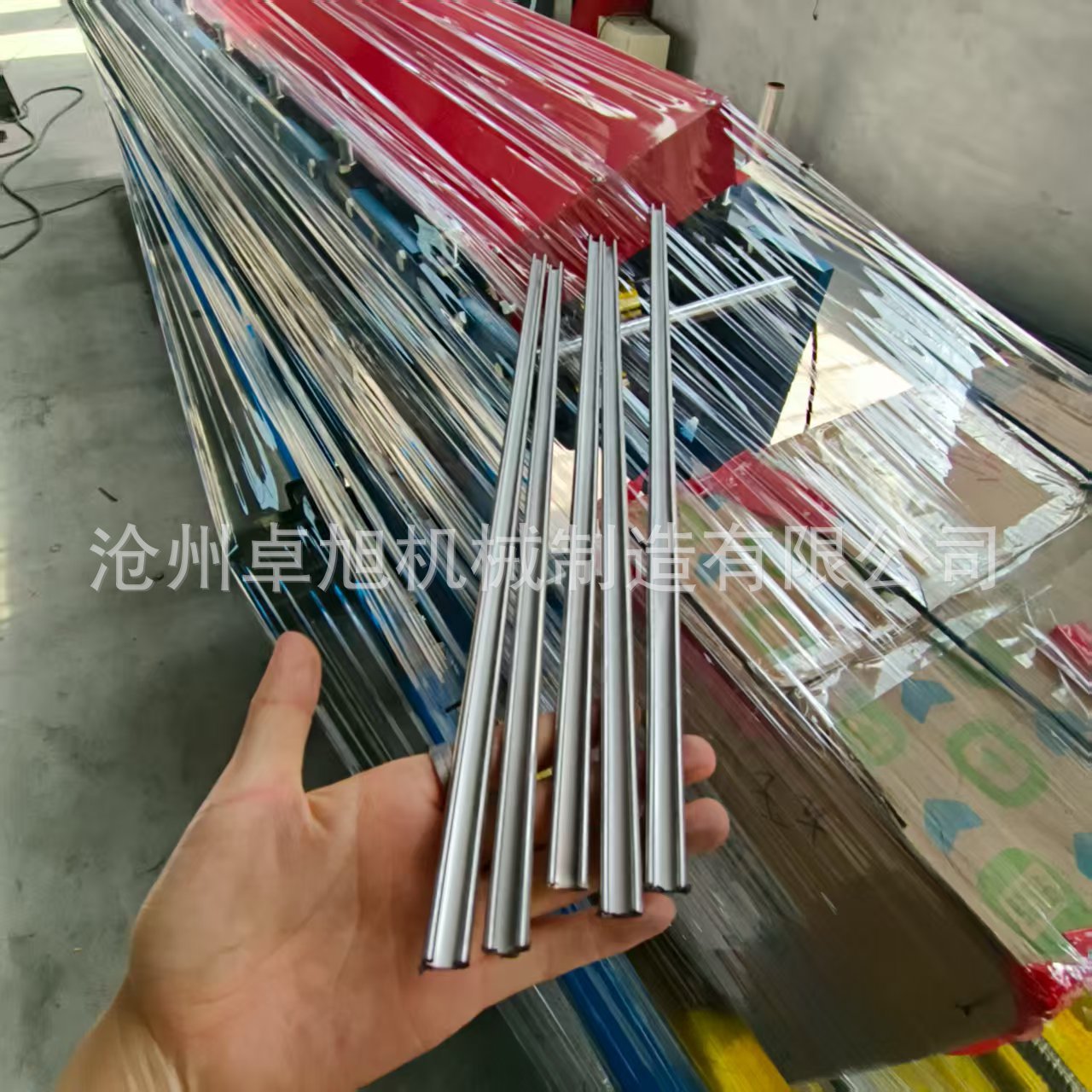 C型衣架设备全自动U型卡槽成型机 镀锌带钢大棚骨架压瓦型设备