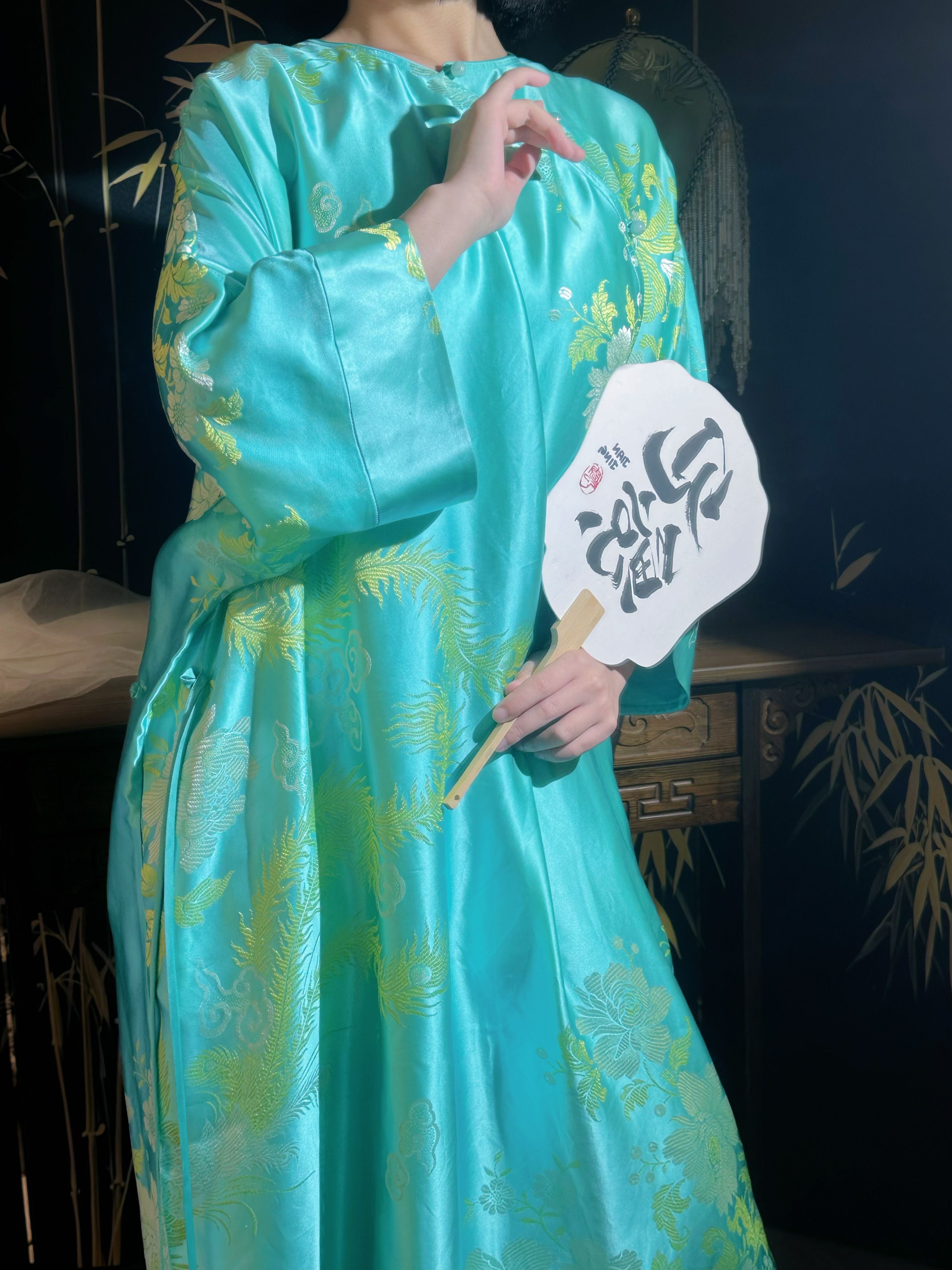 绿松石色真丝老缎双彩新中式连衣民族服装定制/加工